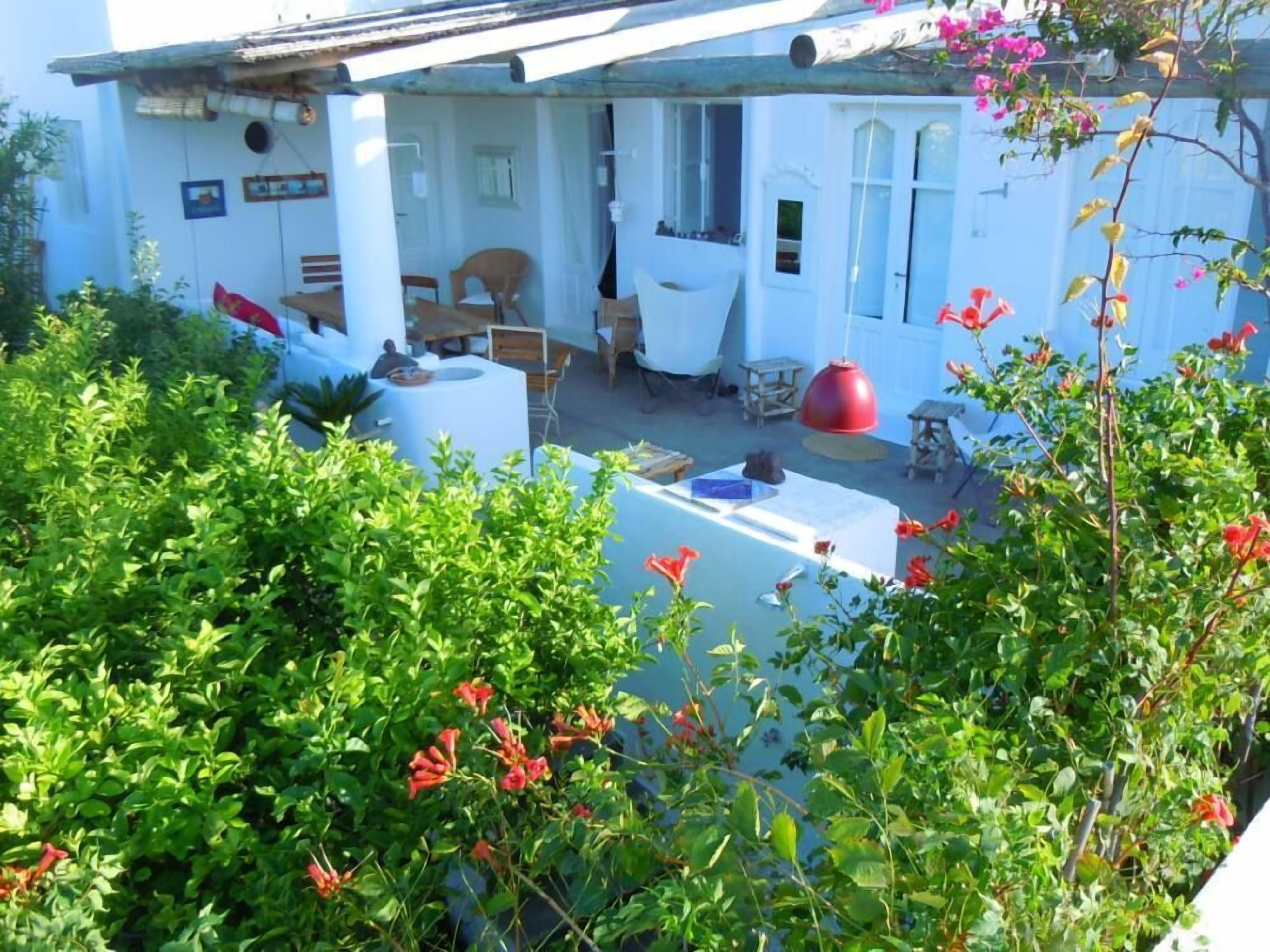 A beautiful house in Stromboli at the foot of the volcano, pets allowed