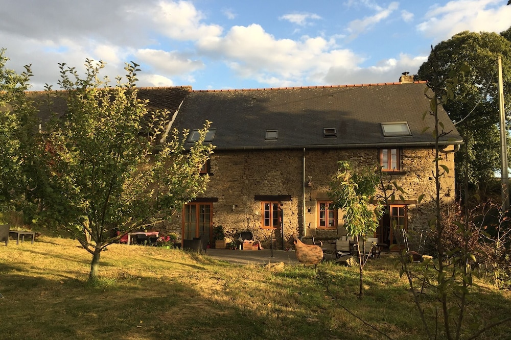 Beautifully renovated country house, close to the main attractions of Brittany