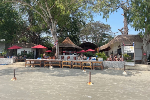 Jin day use beach sauna