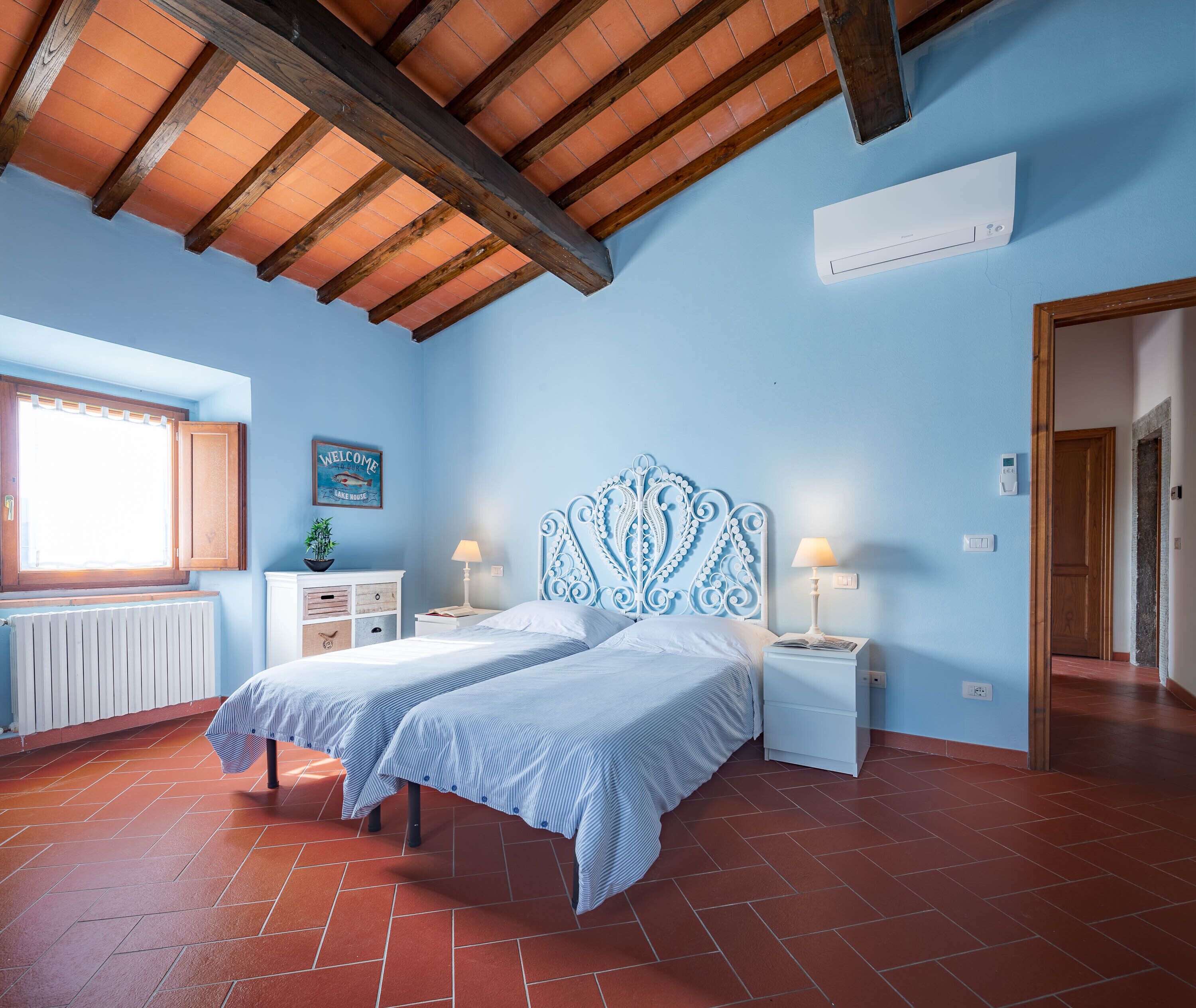 Panoramic Home in historical building with air conditioning and pool