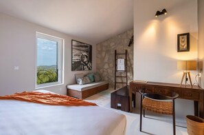 9 bedrooms, desk, free WiFi