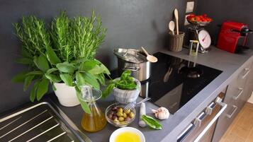 Fridge, microwave, oven, dishwasher