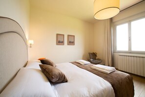 2 Schlafzimmer, Bügeleisen/Bügelbrett, Reisekinderbett, kostenloses WLAN