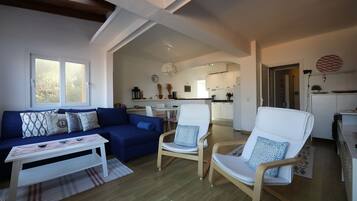 Smart-TV, DVD-Player, Stereoanlage