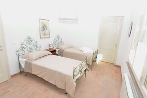 2 bedrooms, iron/ironing board, WiFi, bed sheets - Villa Serra - Tuscan villa with private pool (Cascine-la Croce)