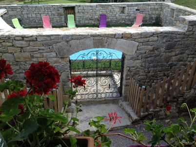 18th-century estate gîte for10 people