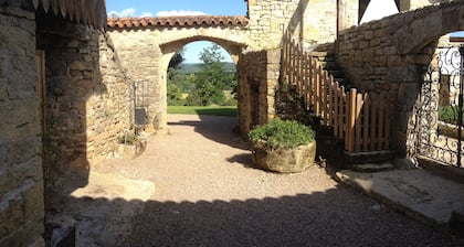 Domaine gĂźte du XVIIIĂšme siĂšcle pour10 personnes