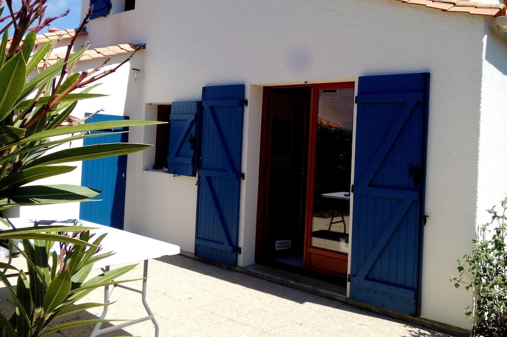 Villa 5 people, residence with pool and tennis, 350 m from the beach, 2 bikes