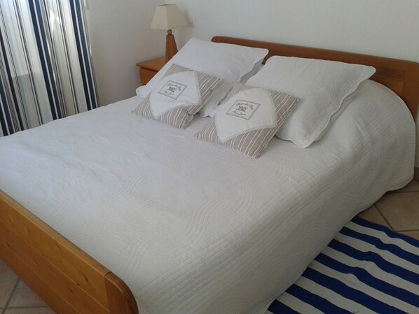 2 chambres, fer et planche à repasser, lit parapluie, Wi-Fi gratuit