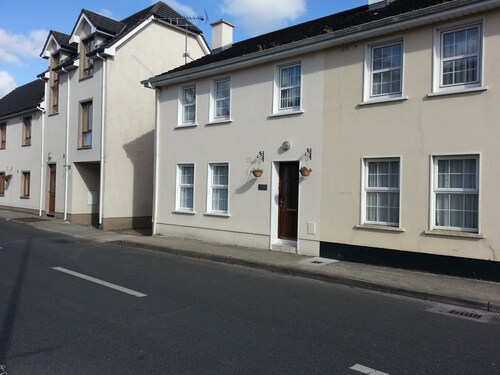 Sionna - 3 Bedroom Town House in  Delightful Village of Keshcarrigan Co. Leitrim