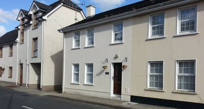 Sionna - 3 Bedroom Town House in Delightful Village of Keshcarrigan Co. Leitrim