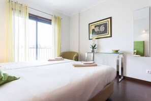 2 habitaciones, tabla de planchar con plancha, wifi y ropa de cama 