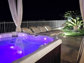 Outdoor spa tub - Casa Del Nopal - Aloe And Agave apartments (Taormina)