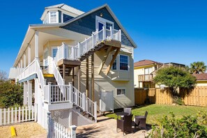 Front of property - Beachcomber Penthouse (St. Augustine)
