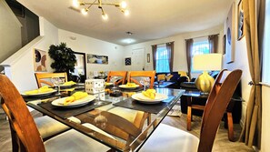 Dining - Bluelakeview Villa – Private Pool, Spa & Panoramic Lake Views | BBQ & Games Room (Clermont)