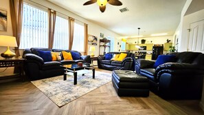 Smart TV, DVD player, foosball, books - Bluelakeview Villa – Private Pool, Spa & Panoramic Lake Views | BBQ & Games Room (Clermont)
