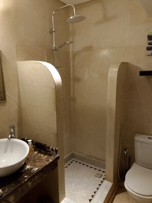 Bathroom - Very chic comfortable apartment 90 m2 in the center of Gueliz in Marrakech (Marrakesh - Gueliz)
