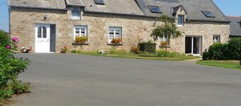 Country Cottage / Gite - SAINT GOUENO