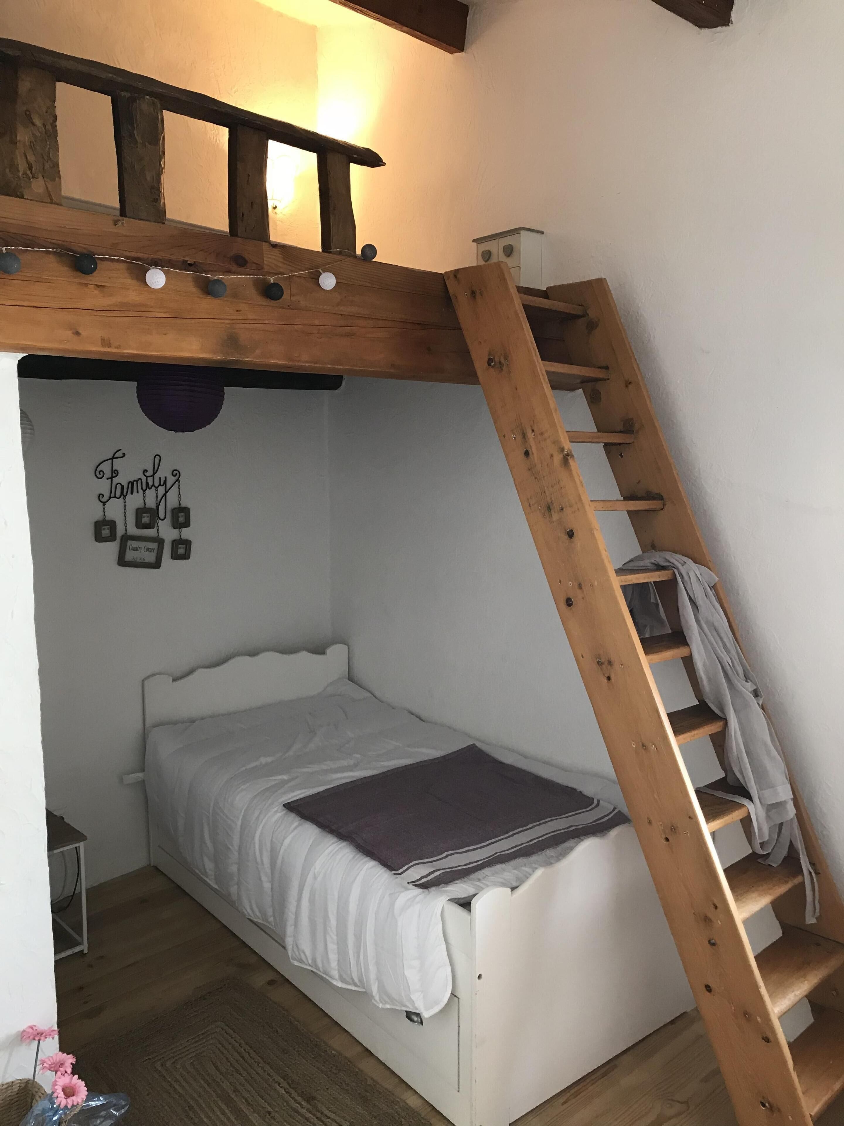 Charming apartment with shaded terrace