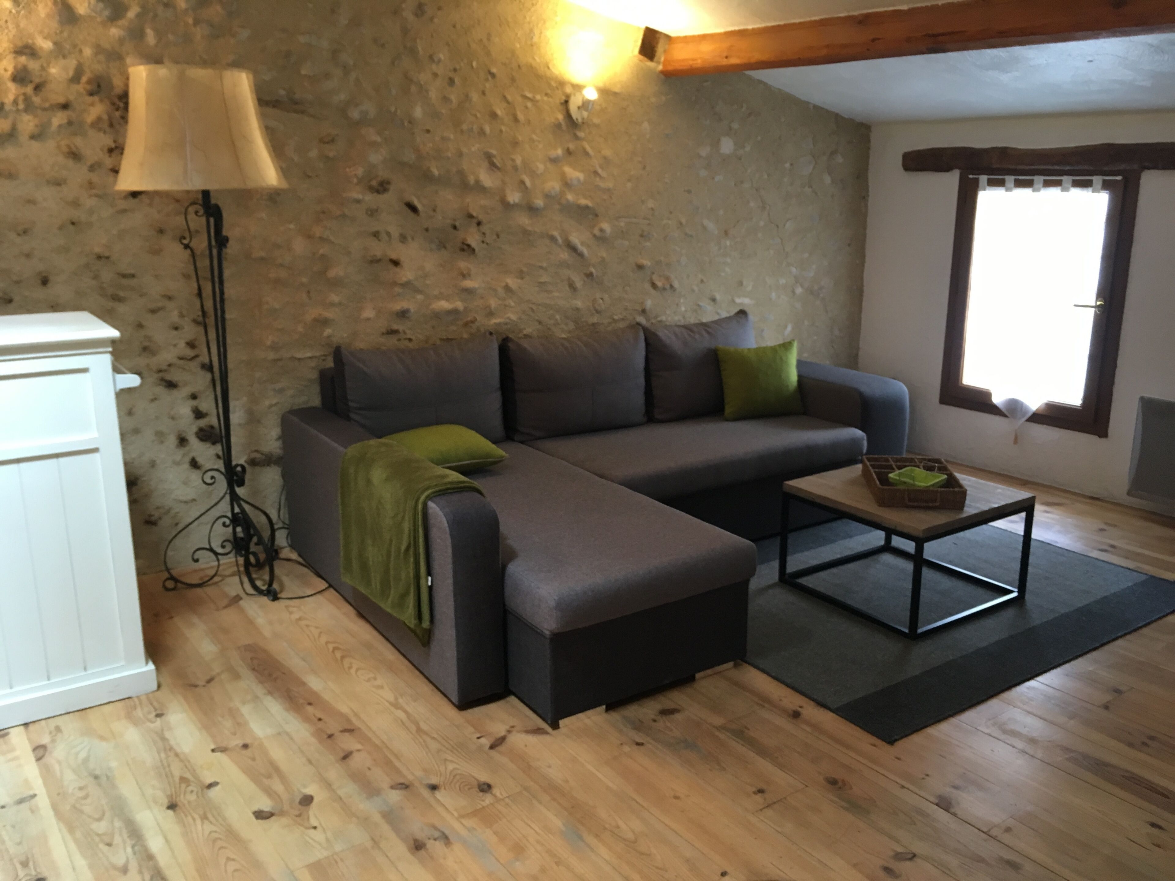 Charming apartment with shaded terrace