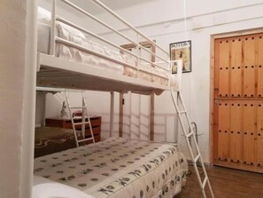 Free WiFi, bed sheets, wheelchair access