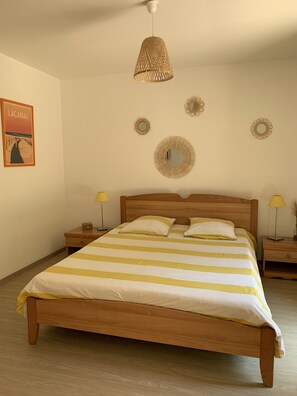 3 chambres, fer et planche à repasser, lit parapluie, Wi-Fi