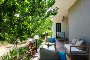 المنطقة المحيطة بالمنشأة