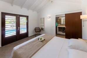3 chambres, coffres-forts dans les chambres, fer et planche Ă repasser