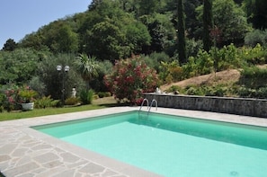 Outdoor pool - New 2 bed villa with large panoramic pool 40min to beaches (Quarrata)