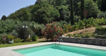 New 2 bed villa with large panoramic pool 40min to beaches