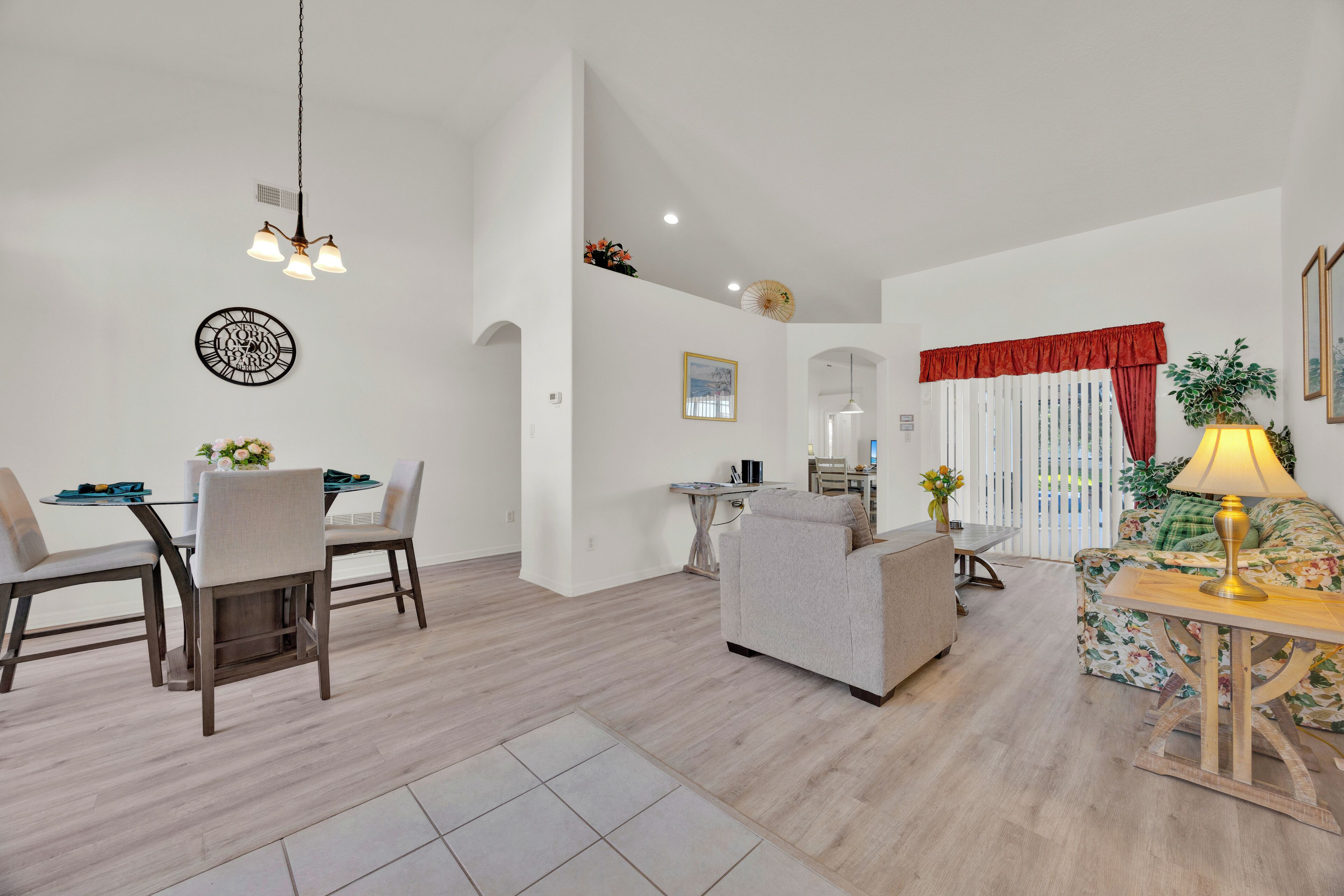 Smart TV, DVD player, books, stereo