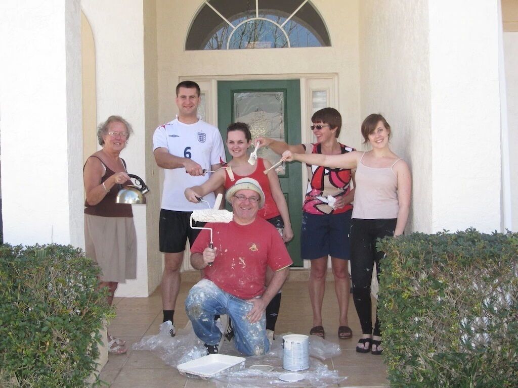 ‘Super spacious’ family villa. 400Mb Wi-Fi,4KTV, Roku, Fully Licensed & Insured.