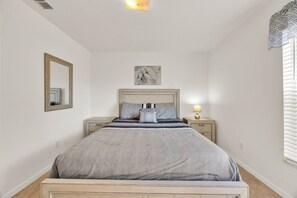 4 sovrum, värdeförvaringsskåp på rummet och strykjärn/strykbräda