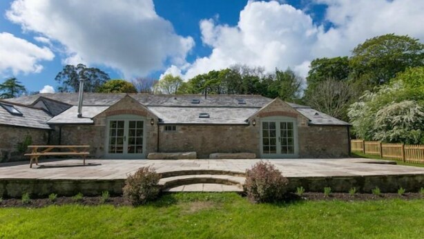 Unclassified image, 1 of 38, button - The Linhay at Cosawes (Truro)