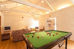 Billiards - The Linhay at Cosawes (Truro)
