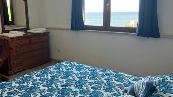 2 Schlafzimmer, Zimmersafe, Bügeleisen/Bügelbrett, WLAN