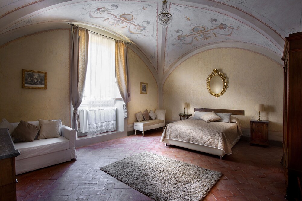Luxury 2 bedroom apartment with independent entrance 8 km far from FLORENCE
