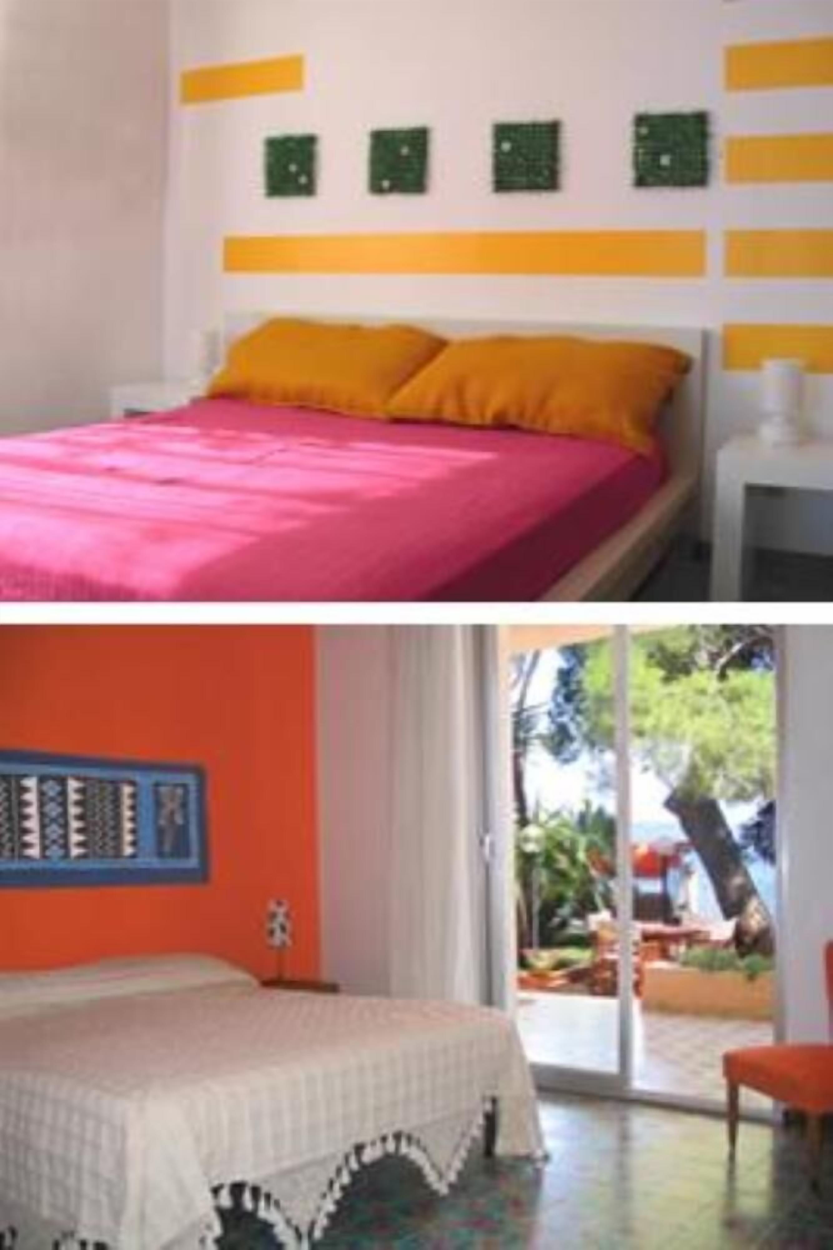 SEAFRONT VILLA AND GARDEN (direct access to the sea)