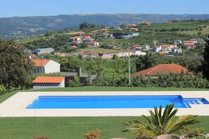 Outdoor pool - House of the Baptist - Moitós -Britiande (Britiande)