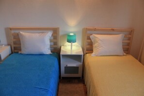 2 bedrooms, desk, soundproofing, iron/ironing board - House of the Baptist - Moitós -Britiande (Britiande)