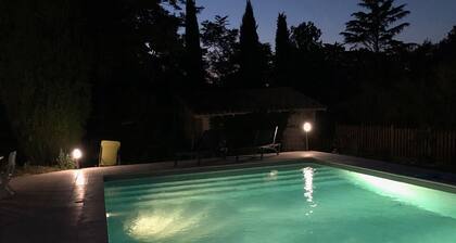 Gran casa familiar con piscina privada y vistas al castillo de Biron