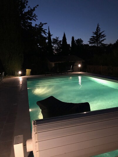 Gran casa familiar con piscina privada y vistas al castillo de Biron
