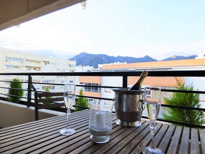 Marbella center, 2 "beach and old town