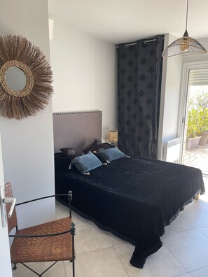 4 bedrooms, iron/ironing board, travel cot, free WiFi