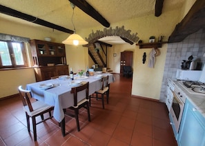 Fridge, microwave, oven, stovetop - Fabulous Spectacularly Located Romantic Cottage With Private Infinity Pool (Carregine)