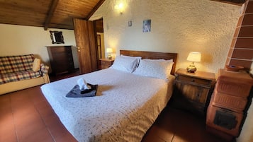 2 habitaciones, tabla de planchar con plancha, internet y ropa de cama