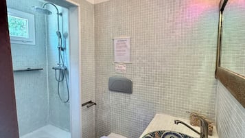 Bathtub, hair dryer