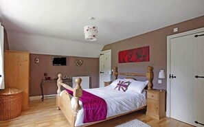 5 chambres, fer et planche à repasser, Wi-Fi, draps fournis