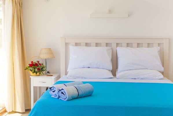 Bedroom 2 - Villa Papatya Kalkan/Kalamar Luxury Villa, Private Pool, 2 Minutes to the Beach. (Kalkan)