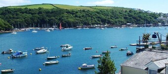 Seasteps, waterside location on the river fowey
